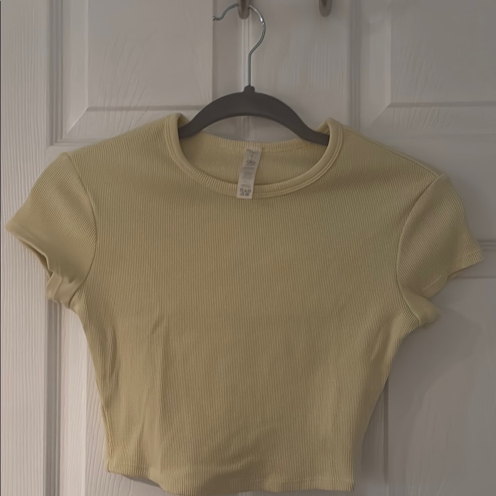 ALO Yoga Yellow Crop Top Fitted Short Sleeve